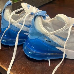 Nearly brand new! Nike Air Max - 7 1/2 - womens. University blue. Perfect!